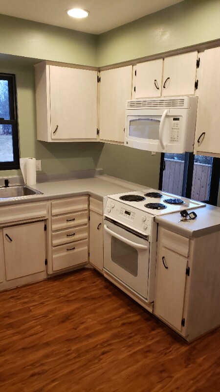 Foto principal - 1029 W Traverse Rd