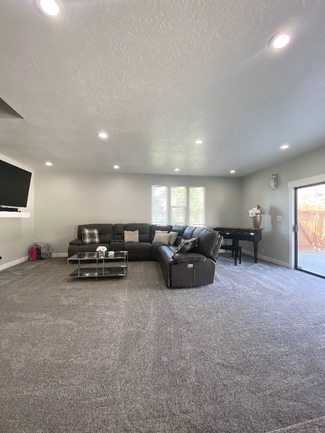 Building Photo - 19 W 4750 N