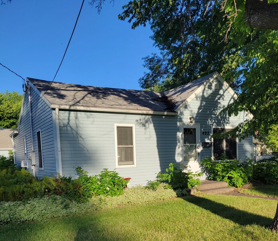 Foto principal - 402 14th St N