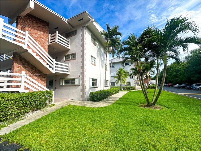 Foto del edificio - 700 Layne Blvd