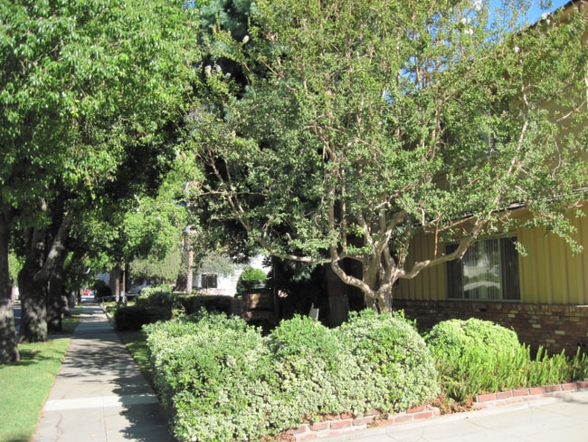Building Photo - 808 Santa Barbara St