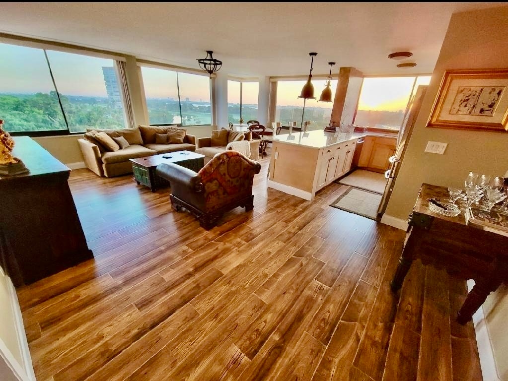 Photo - 1500 Presidential Way (West Palm Beach, FL)