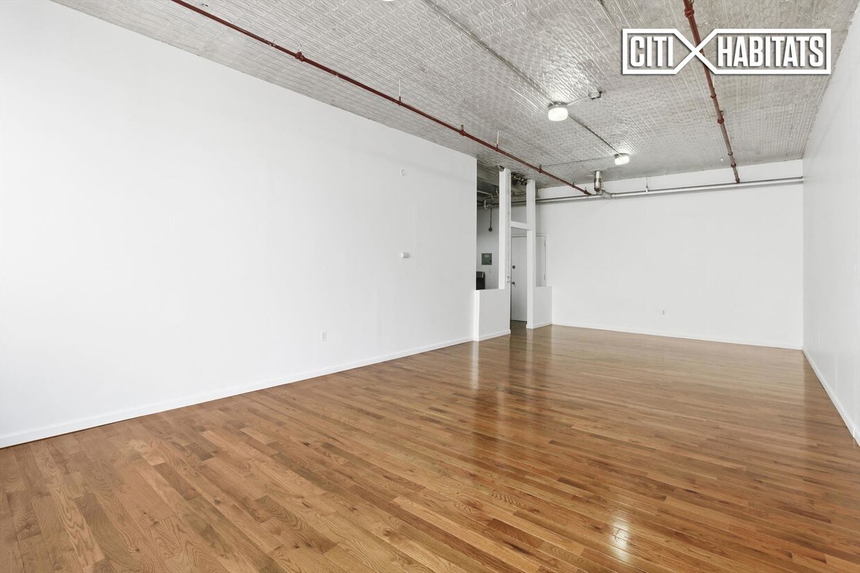 Building Photo - 950 Hart St
