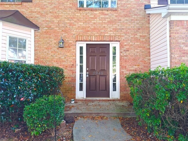 Building Photo - 3940 Crescent Walk Ln NE