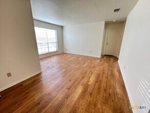 Building Photo - 305 Craddock Ave