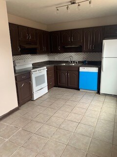 Foto del edificio - 5321 Whisperwood Ct