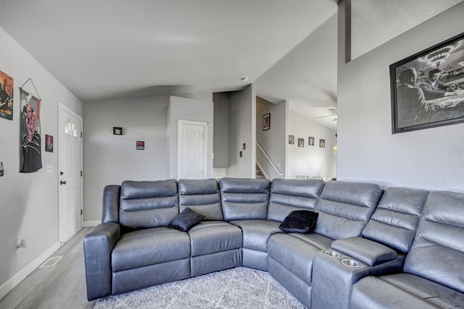 Building Photo - 688 S Watkins Dr