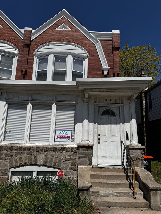 Building Photo - 314 E 22nd St