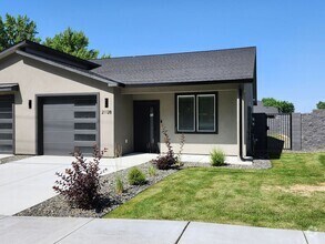 Building Photo - 2112 Lentz Rd