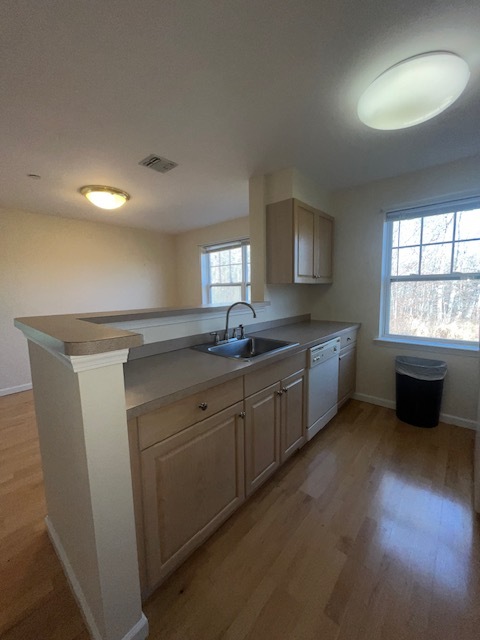 Fully Equipped Kitchen - 300 Woodcrest Ln