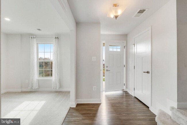 Building Photo - 5903 Duvel St