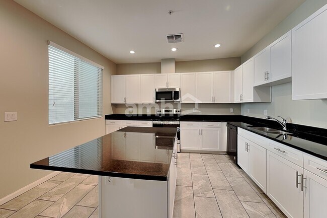 Foto del edificio - 20785 W Thomas Rd