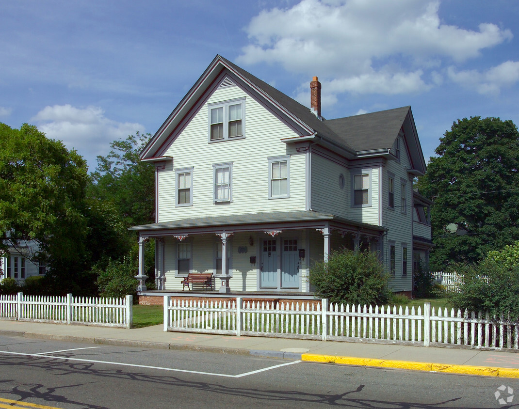 Primary Photo - 89 N Main St