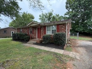 Building Photo - 226 Branch Trail