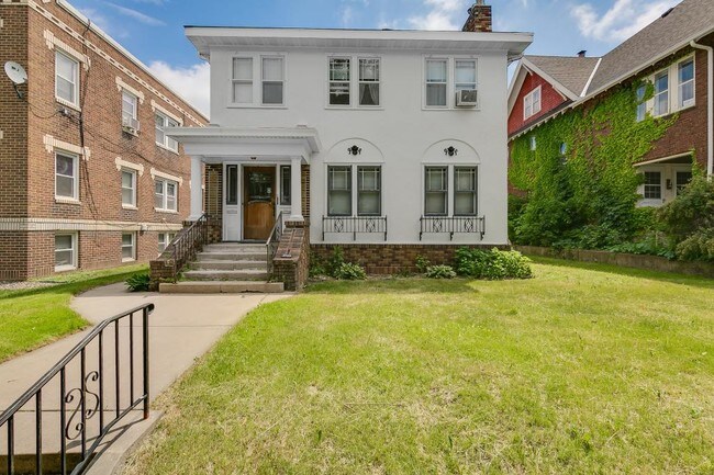 Building Photo - 3725 Columbus Ave