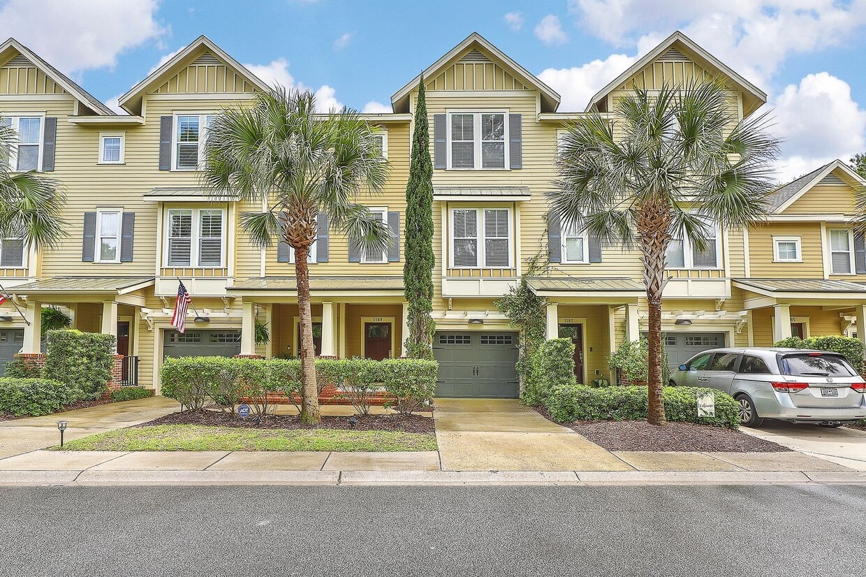 Primary Photo - 3 Story Mount Pleasant Townhome!