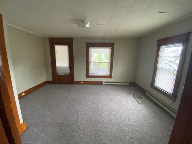 Building Photo - 117 N State St