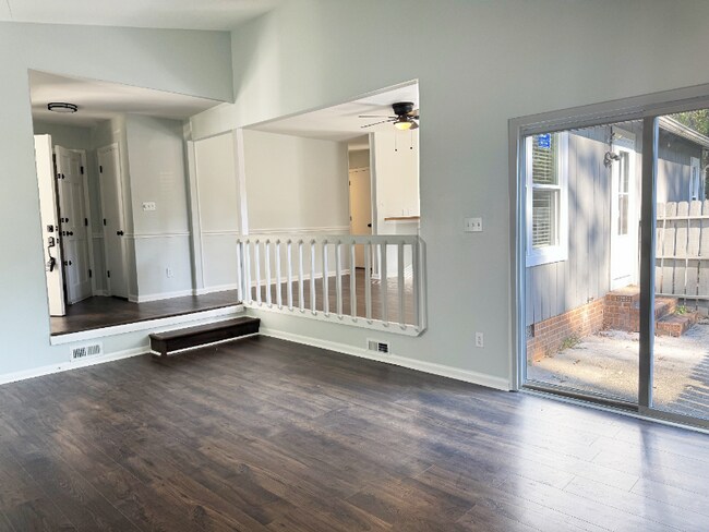 Foto del edificio - 599 Moriston Rd