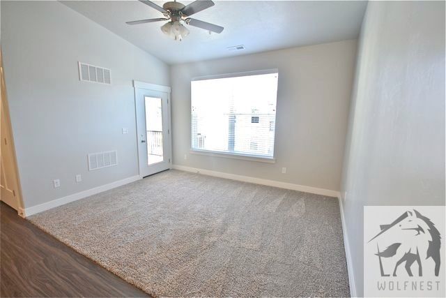 Foto del edificio - 14672 Bloom Dr