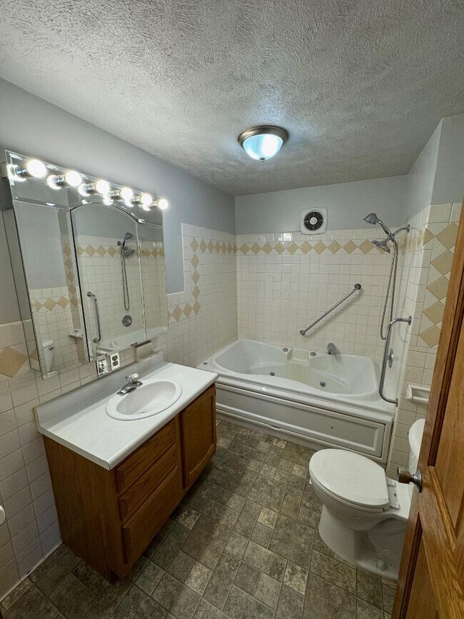 Foto del edificio - 3140 N 48th St