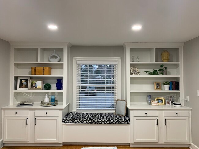 Foto del edificio - 405 Breckenridge Ln