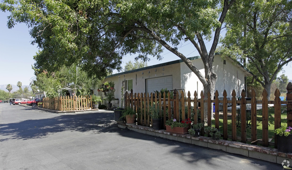 34202 W County Line Rd, Yucaipa, CA 92399 Apartments in Yucaipa, CA