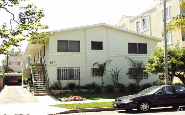 Primary Photo - 907 N Gardner St