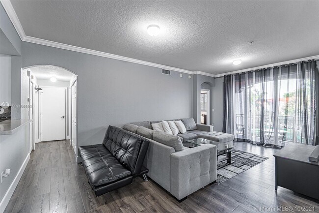 Foto del edificio - 6340 NW 114th Ave