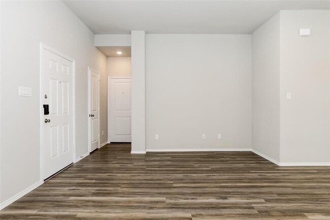 Building Photo - 20596 Cedar Ln