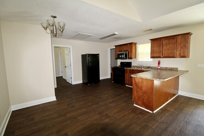 Building Photo - 203 Bonielane Dr