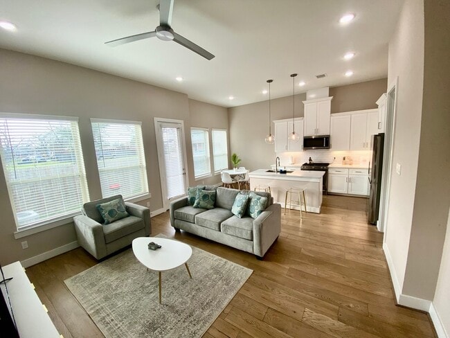 Foto del edificio - 305 Chobani Ln