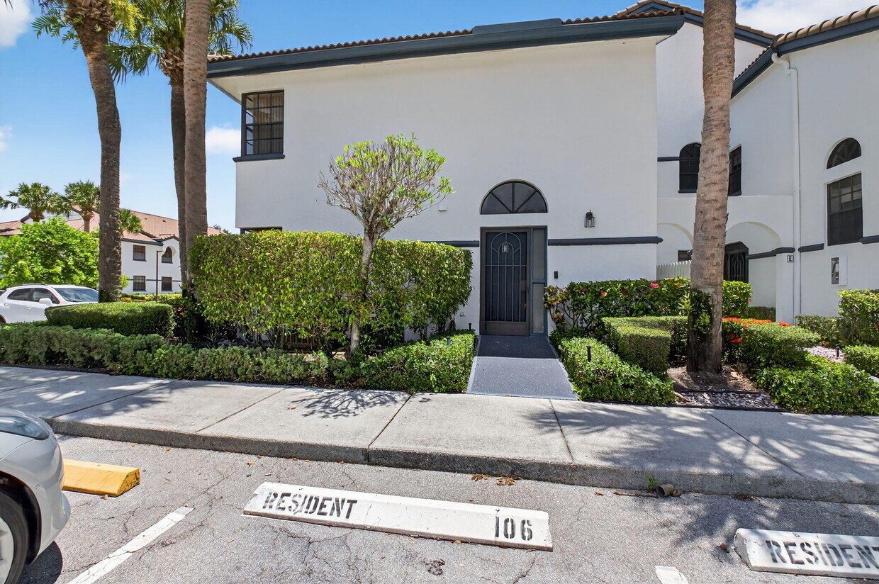 Primary Photo - 5136 Floria Dr