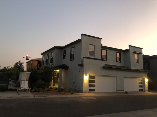 Building Photo - 4349 E Berkeley Rd