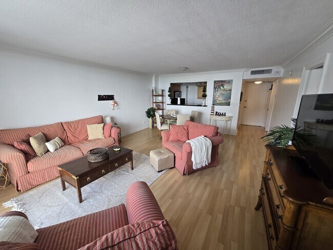 Foto del edificio - Live the High Life - Ocean Views on the 11th Floor