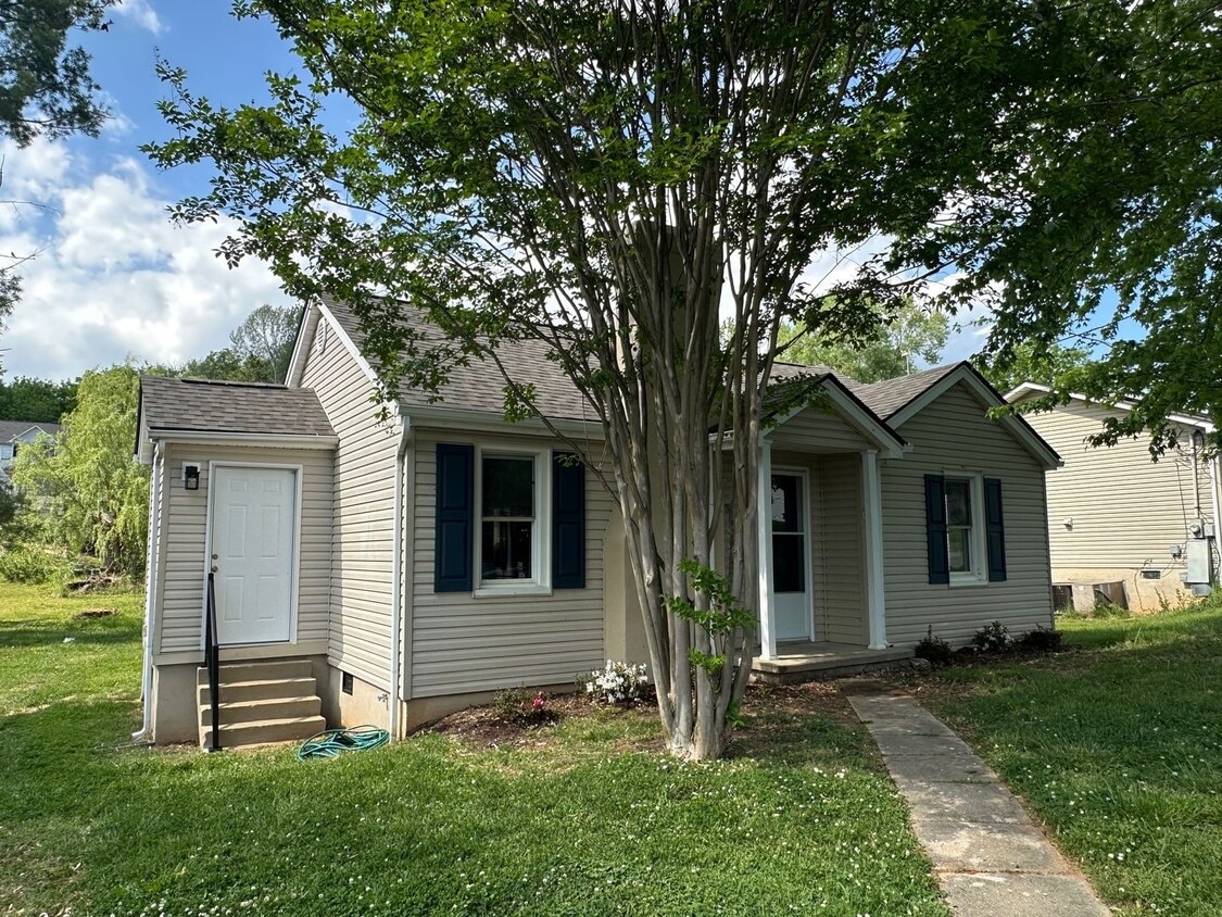 Powell 37849 - Completely Renovated, 2 bedroom, 1 bath Rancher - Contact Kenna Stephens (865) 604... - Powell 37849 - Completely Renovated, 2 bedroom, 1 bath Rancher - Contact Kenna Stephens (865) 604...