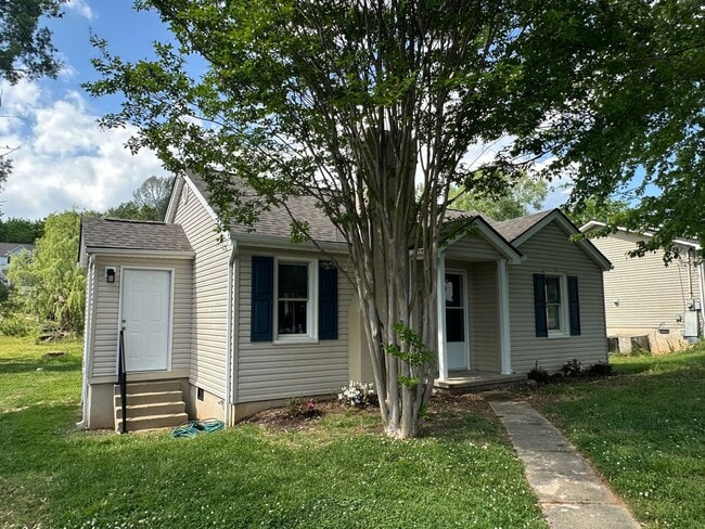 Powell 37849 - Completely Renovated, 2 bedroom, 1 bath Rancher - Contact Kenna Stephens (865) 604... - Powell 37849 - Completely Renovated, 2 bedroom, 1 bath Rancher - Contact Kenna Stephens (865) 604... House