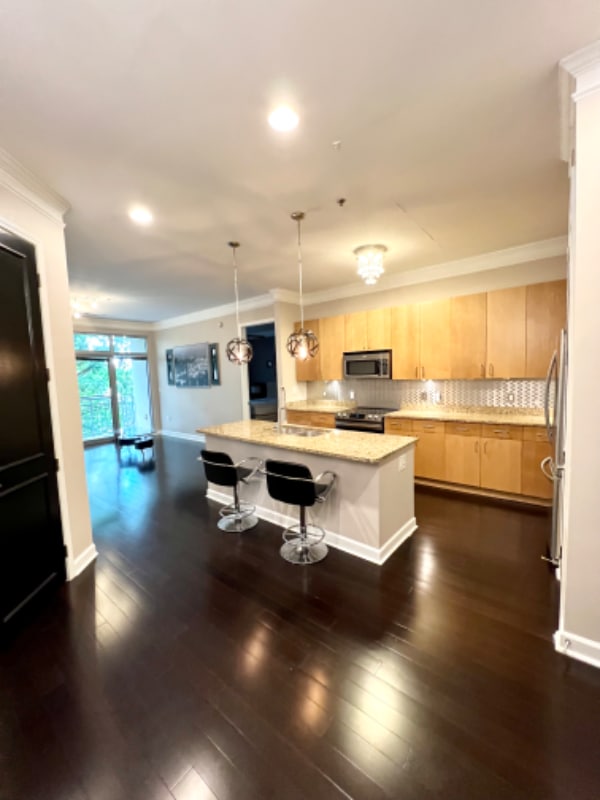 Building Photo - 711 Cosmopolitan Dr NE