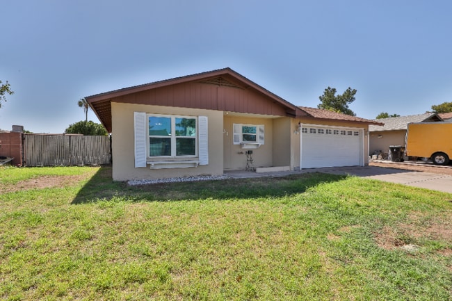 Photo - 531 W Del Campo Ave House