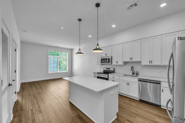 Building Photo - Aviator Lofts