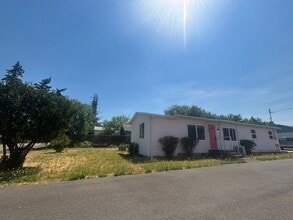 Building Photo - 1420 Gleason Rd
