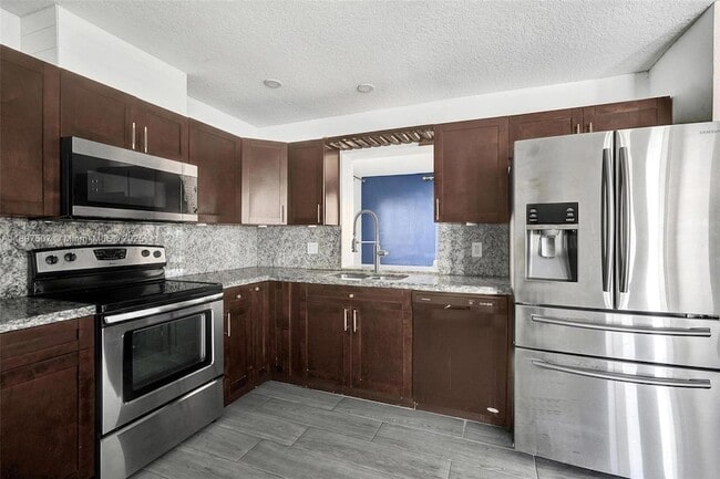 Building Photo - 8105 SW 19th St