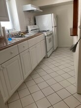 Building Photo - 234 E Walnut St