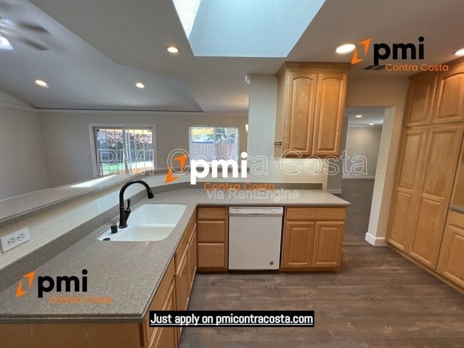 Photo - 194 Cynthia Dr House