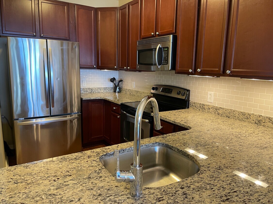 Foto principal - 530 Harlan Blvd