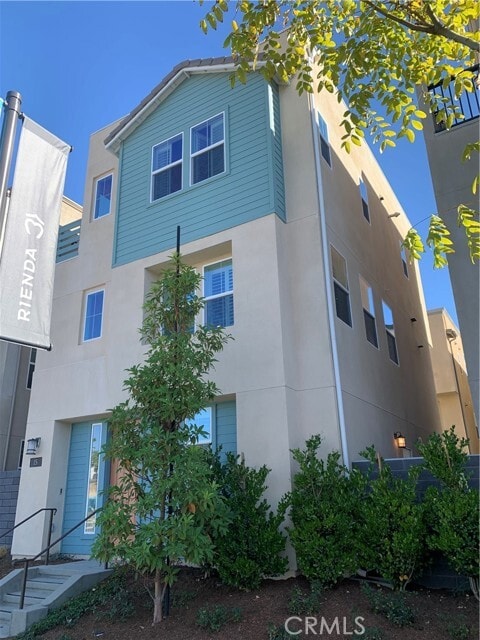 Building Photo - 15 Crown Point Dr