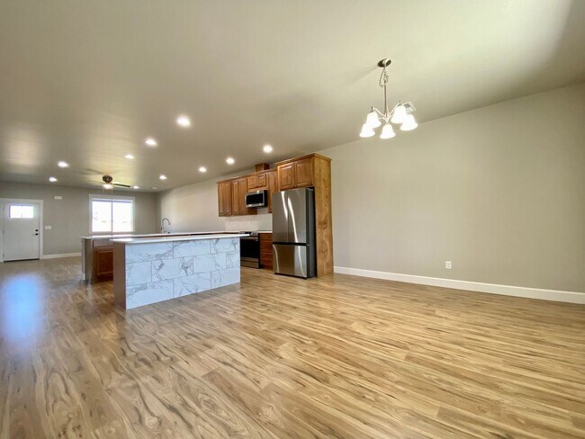 Foto del edificio - Gorgeous 3 Bedroom Home in West Valley