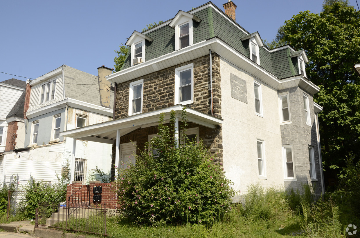 Building Photo - 710 E Chelten Ave