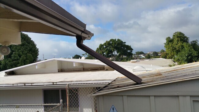 Building Photo - Pearl City 3 bd, 1.5 bath, with 2 car carp...