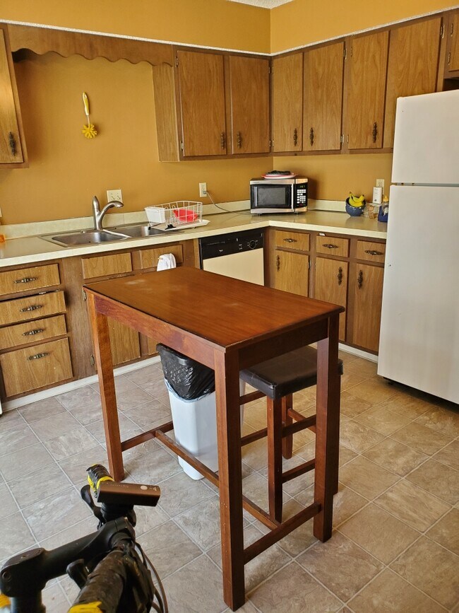 Kitchen - 939 Peach St