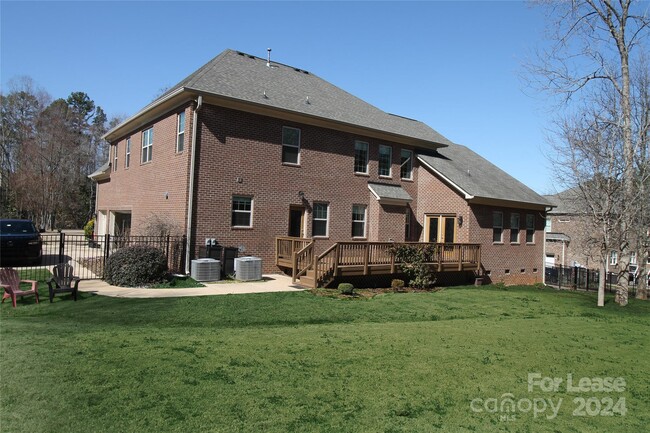Building Photo - 113 Bay Shore Dr